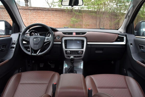 Recensione del pick-up a trazione integrale JAC T8 Foto 5