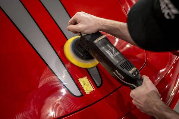 Perché la lucidatura frequente dell’auto può essere dannosa?