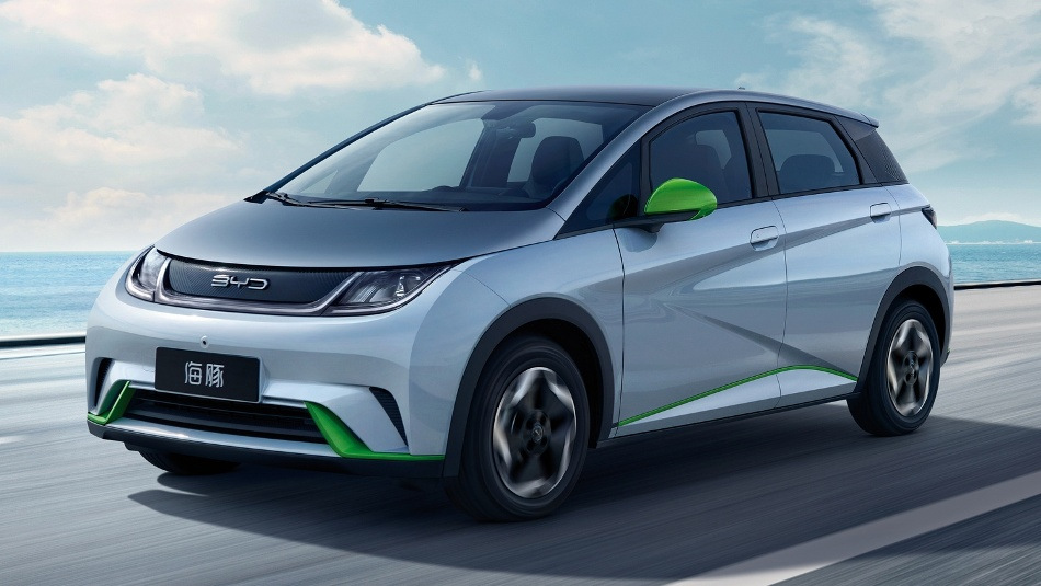BYD Dolphin 2024: recensione di un’auto elettrica compatta