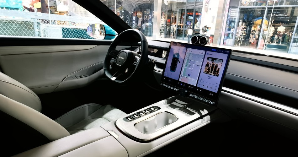 Quali cose utili puoi acquistare per la tua auto: i migliori prodotti per auto per ogni guidatore