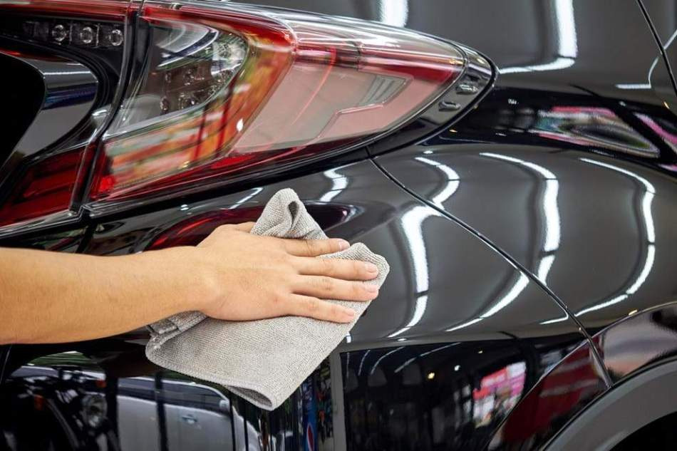 Come scegliere un prodotto lucidante per la carrozzeria dell’auto?