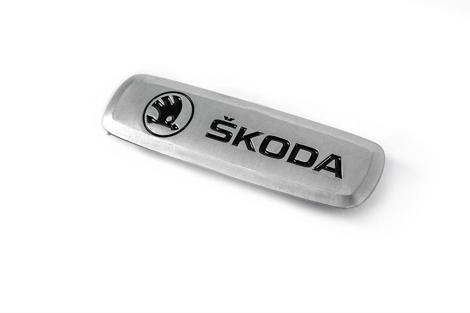Skoda Badge in alluminio per tappetini auto (1 pz) Foto 1