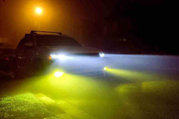 Qual è il colore migliore per i fendinebbia dell’auto?
