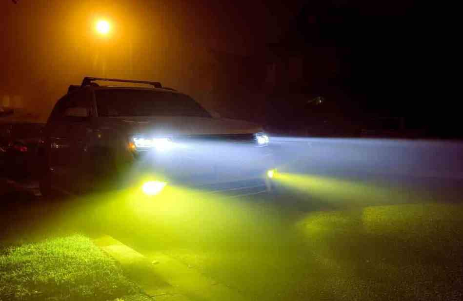Qual è il colore migliore per i fendinebbia dell’auto?
