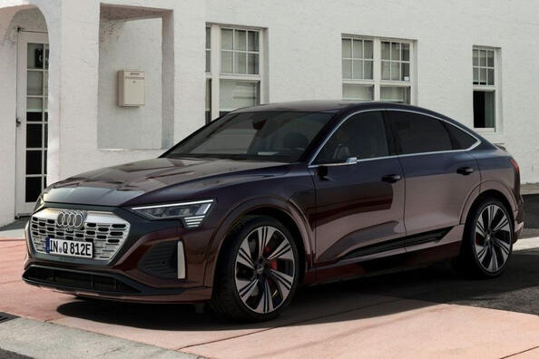 Recensione del crossover premium tipo coupé Audi Q8 e-tron Sportback Foto 5