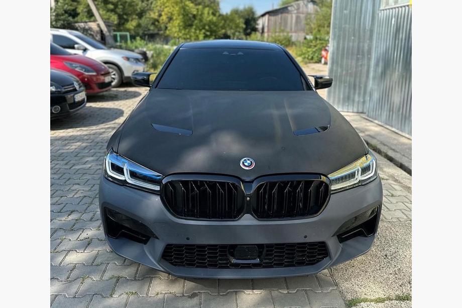 BMW Serie 5 G30/G31 2017–2023 Paraurti anteriore completo stile M5 F90 (per 2021+) Foto 1