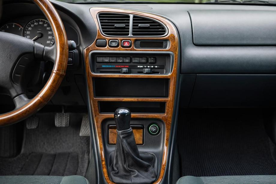 Mazda 323 1977-2003 Rivestimenti cruscotto (Noce, F 1994-1997) Image