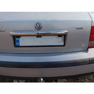 Modanatura cromata sopra targa 1996-2001 (acciaio inox) Volkswagen Passat B5 1997-2005 foto 3