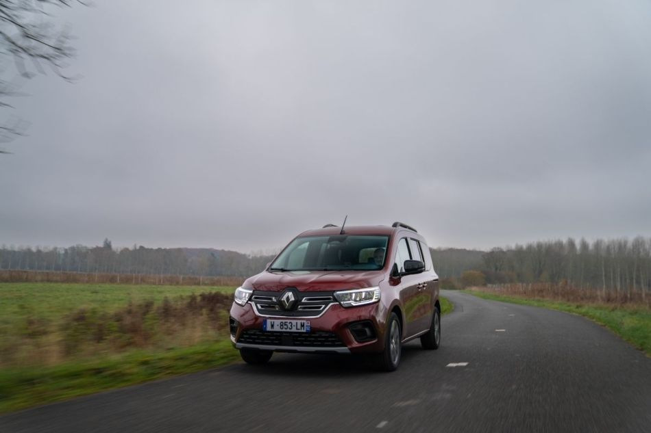 Recensione Renault Kangoo E-Tech: monovolume elettrico