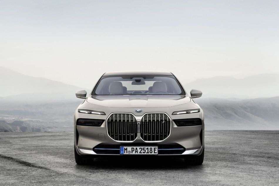 BMW i7: recensione della berlina elettrica di punta