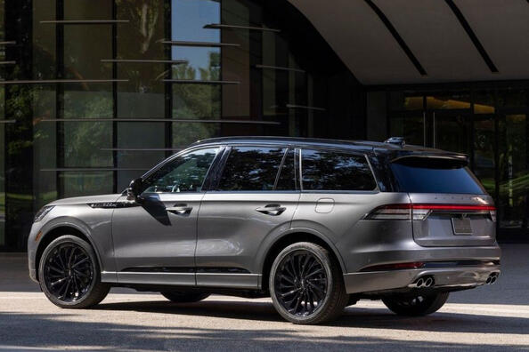 Lincoln Aviator aggiornato: panoramica delle caratteristiche, livelli di allestimento e design Foto 4