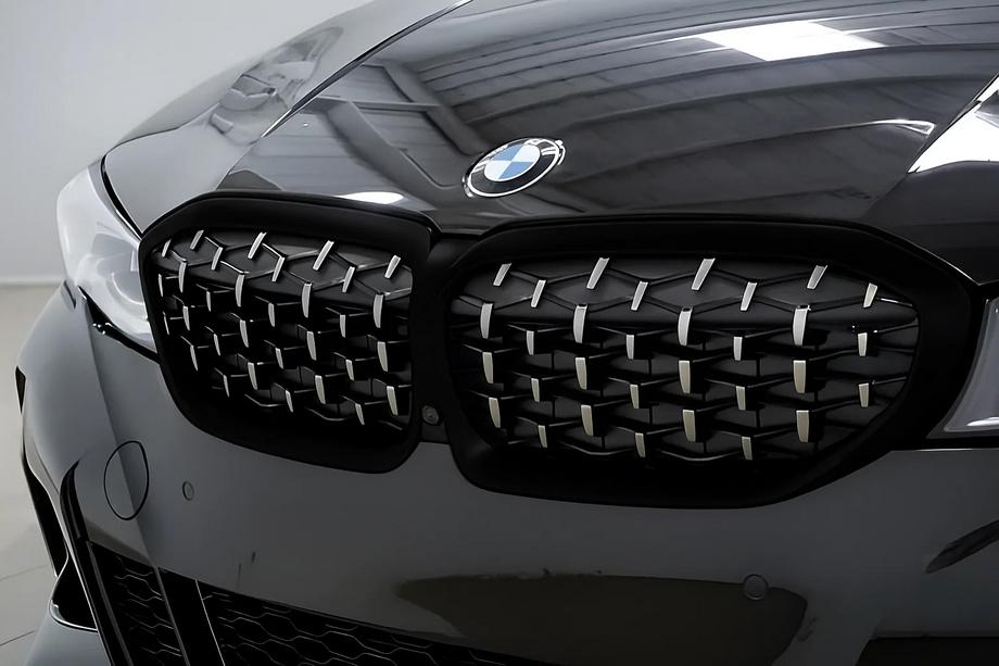 BMW 3 Series G20/G21 2018- Calandra a Doppio Rene Diamond Silver (2018-2022, cornice nera) Image