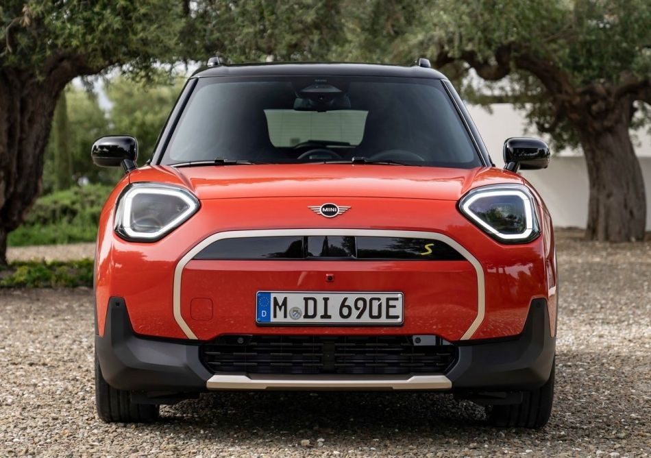 Recensione del crossover elettrico MINI Aceman