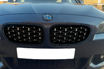 BMW 5 Series F10/F11 2010–2016 Prese d'aria Diamond Silver (bordo nero) foto 1