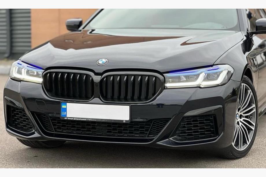 BMW Serie 5 G30/G31 2017–2023 Calandra Nere 1 Bar (2021+, Nero Lucido) Foto 2