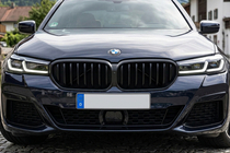 BMW Serie 5 G30/G31 2017–2023 Calandra Reniforme 1 Bar (2021+, Nero Opaco) foto 1