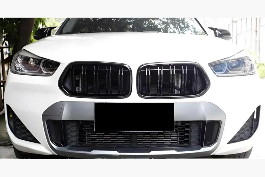 BMW X2 F39 2018-2023 Reni M-Look (Nero Lucido) Foto 1