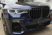 BMW X7 G07 2019- Calandra M-Look (2019-2022, Nero Opaco) foto 3