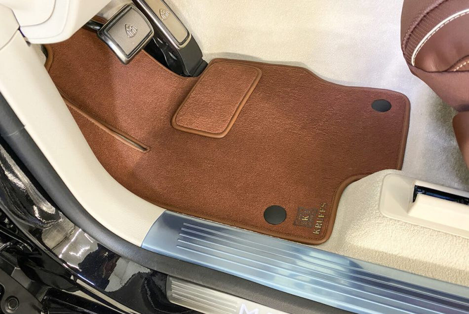 Pulizia dei tappetini in pile per auto: istruzioni e consigli passo dopo passo