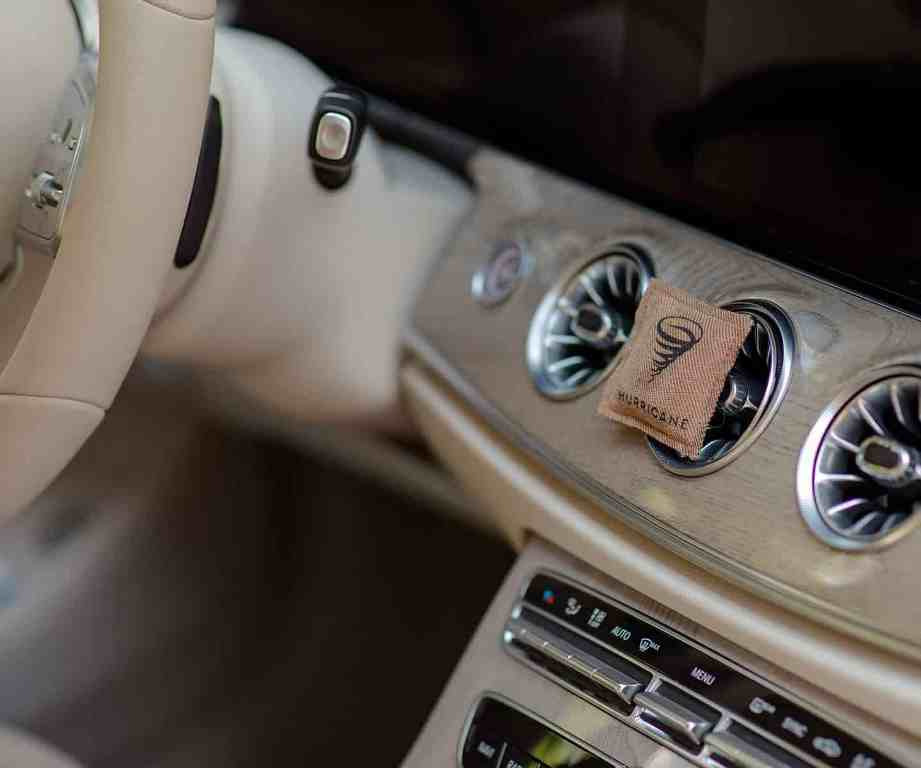 Come scegliere un deodorante per auto: creare un’atmosfera di comfort