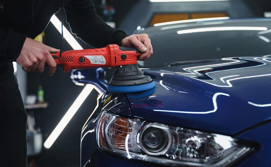 Con quale frequenza si può lucidare un’auto?