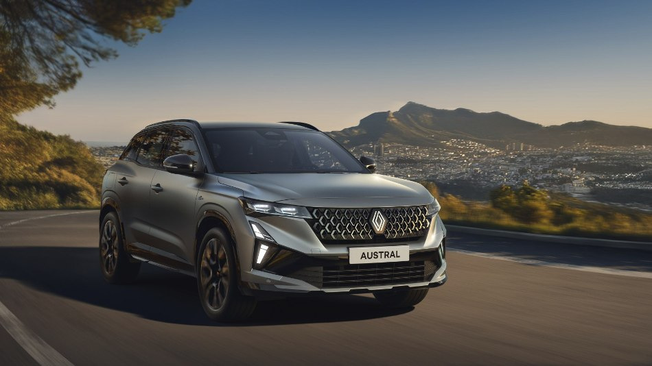 Recensione Renault Austral 2025: un crossover aggiornato con fascino francese