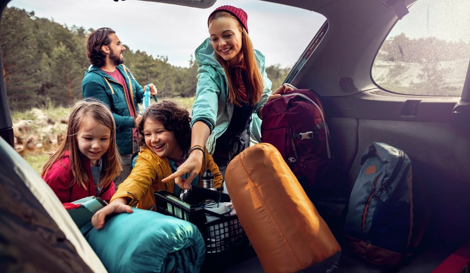 Come rendere l’auto comoda per i lunghi viaggi con i bambini