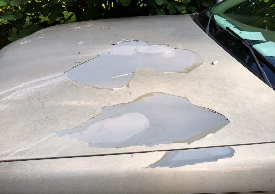 Perché la vernice dell’auto si scrosta?