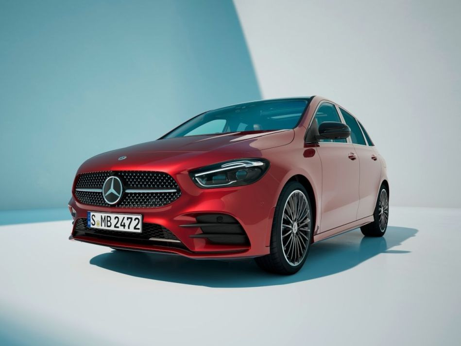 Mercedes-Benz Classe B (W247): il furgone compatto premium aggiornato