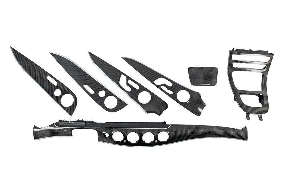 Mercedes E-class W213 2016-2023 Rivestimenti cruscotto (Carbonio) Image