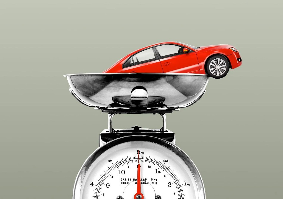 Che cosa influisce il peso di un’auto?