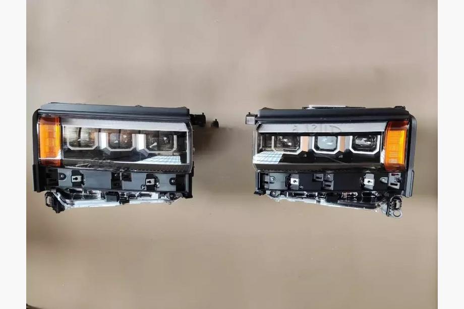 Toyota Land Cruiser Prado 250 2023- Fari anteriori 3-LED (2 pz) Foto 13