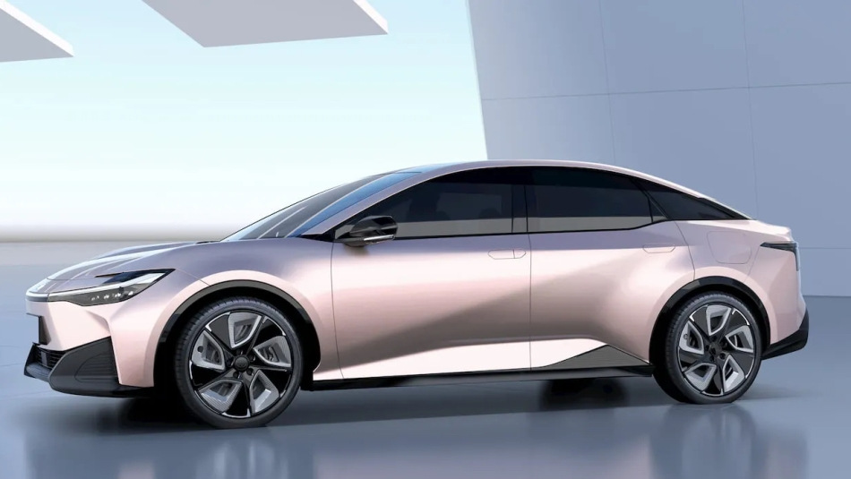 Recensione della berlina elettrica Toyota bZ3
