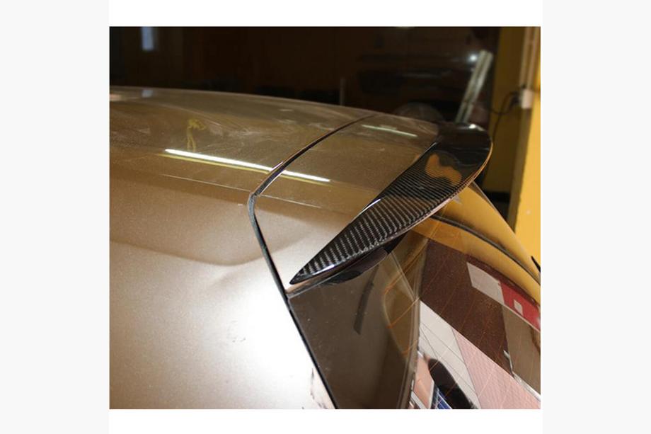 Volkswagen Golf 7/E-Golf 2012-2020 Spoiler V5 (per Base/R-Line HB, Carbonio) Foto 3