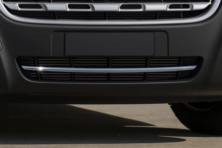 Nissan NV400 2010-2024 Striscia paraurti in acciaio inox Image