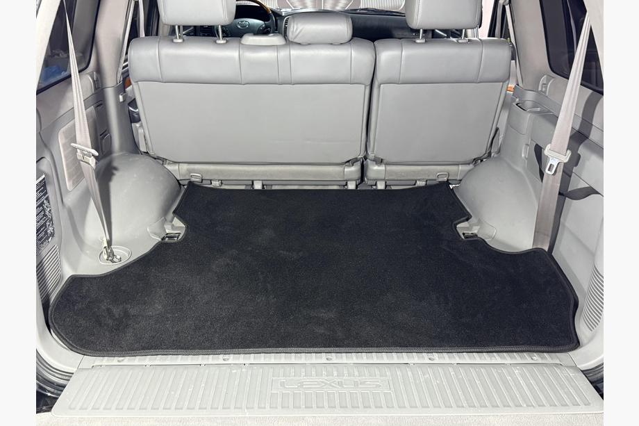 Lexus LX470 1998-2007 Tappetino bagagliaio tessile Classic 2 pz Nero (7 posti) Image