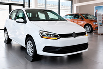 Volkswagen Polo 2010-2017 Fari anteriori (2 pz) foto 1