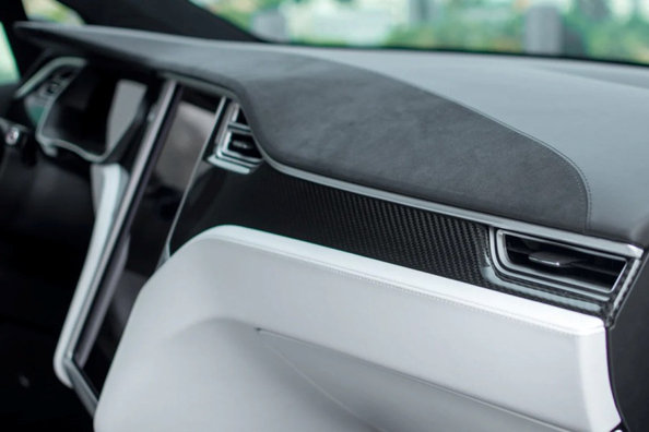 Perché il cruscotto dell’auto scricchiola e come risolverlo?