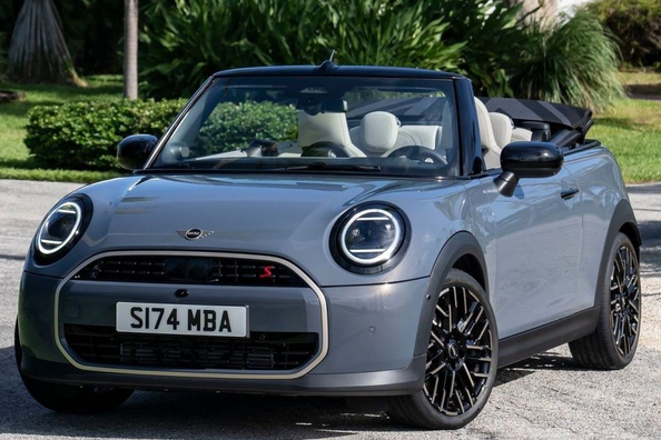 Recensione della Mini Cabrio: divertimento all’aria aperta in stile urbano