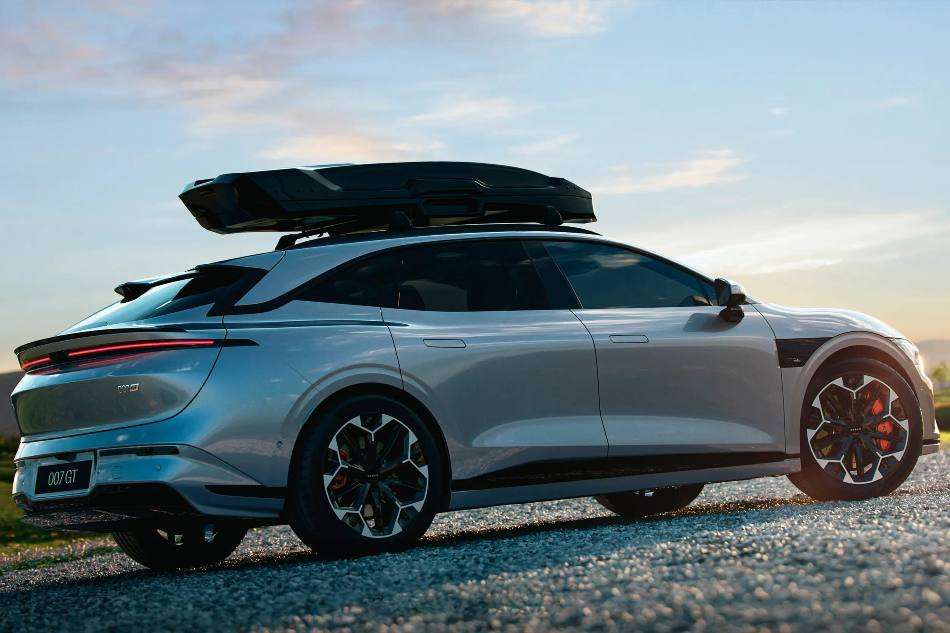 Zeekr 007 GT 2025: Recensione della station wagon elettrica dinamica