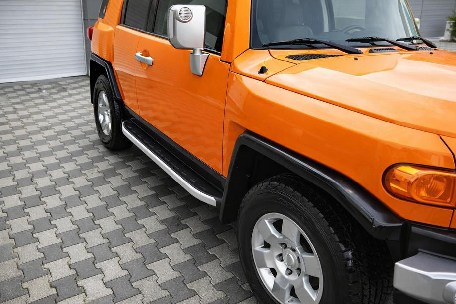 Toyota FJ Cruiser 2006-2022 Pedane laterali Fullmond (2 pz, alluminio) Image