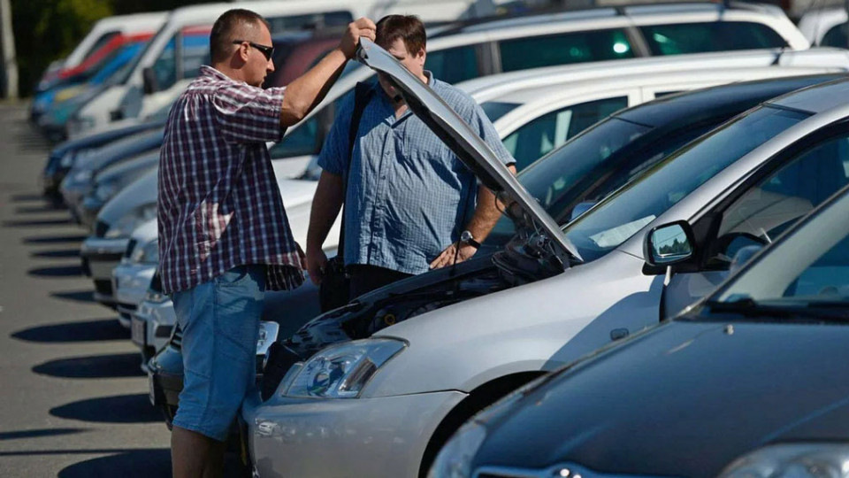 Acquistare un’auto dopo un incidente: risparmio o rischio?