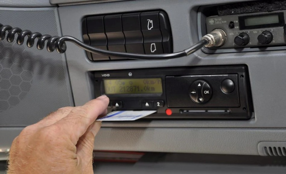 Cos’è il tachigrafo in un’auto e perché è necessario?