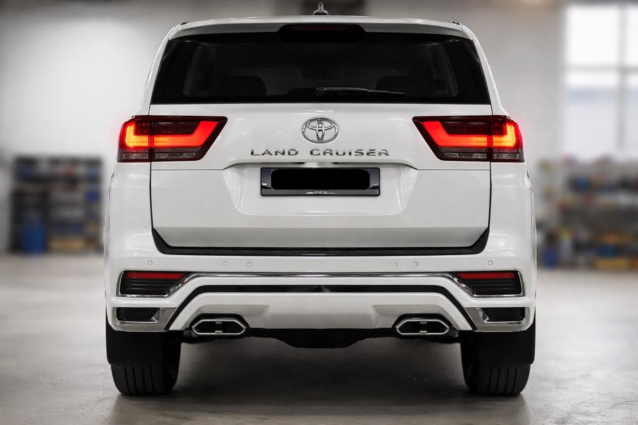 Toyota Land Cruiser 300 2021- Copertura Paraurti Posteriore VXR Foto 1