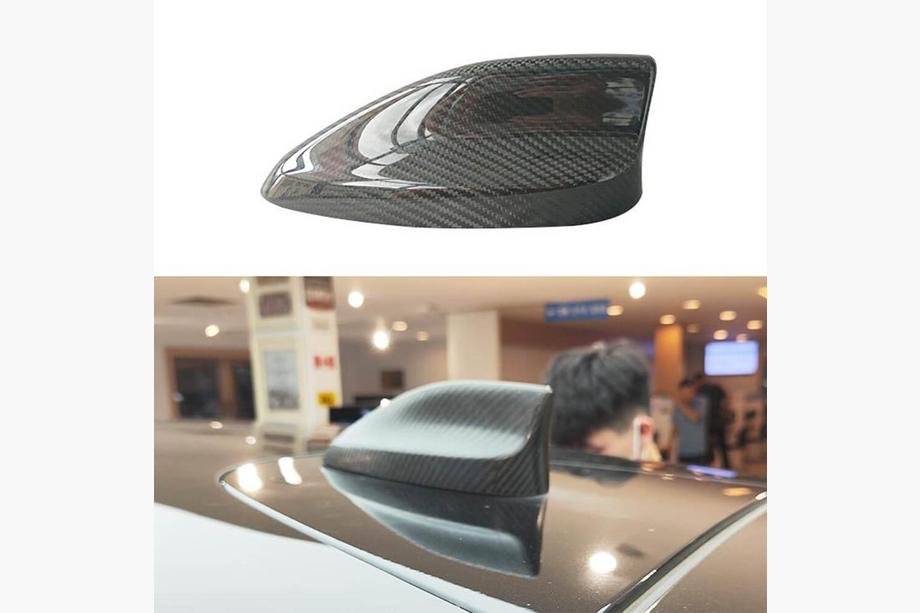 Ford Mustang E-mach 2020- Antenna Shark Fin da Tetto (Carbonio) Image