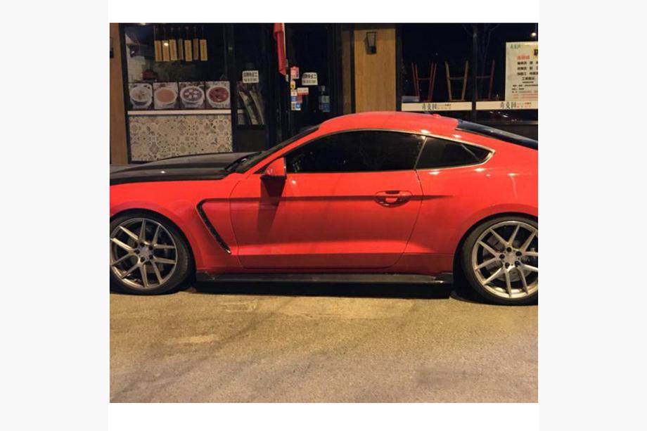Ford Mustang 2015-2023 Minigonne Laterali V2 (Carbonio) Foto 3