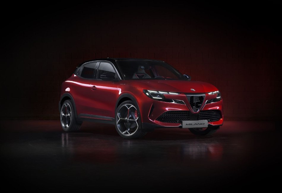 Alfa Romeo Junior Electric: la recensione del crossover elettrico compatto