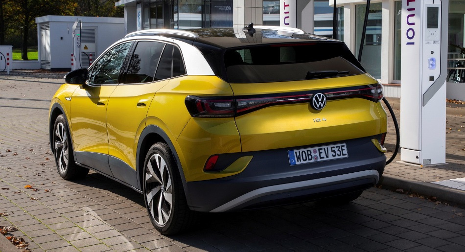 Come preparare un’auto elettrica per un lungo periodo di inattività: una guida passo passo