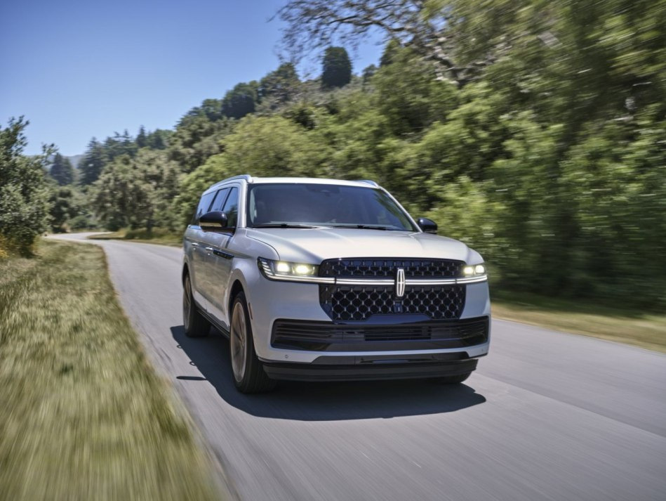 Lincoln Navigator 2025: recensione della quinta generazione del SUV di punta