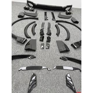 Kit estetico Carbon Set (per RSQ8 2024+) foto 3